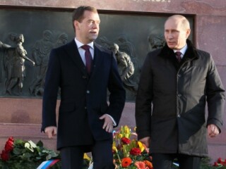 Feng Shaolei: Vladimir Putin is the leader who actually leads Russia
