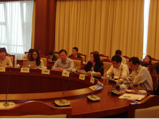 周边中心参加上海高校智库媒体座谈会