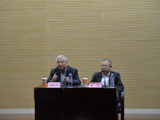 华东师范大学校庆终身教授学术报告会第五场在学生之家报告厅举行，周边中心沈志华教授做了题为“中国共产党与中国的发展道路”的学术报告