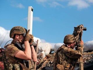 张红：美俄攻守战