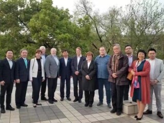 俄罗斯重点智库“瓦尔代”国际辩论俱乐部代表团到访华东师大，校长钱旭红院士热情接待了代表团一行并进行了深入的交流
