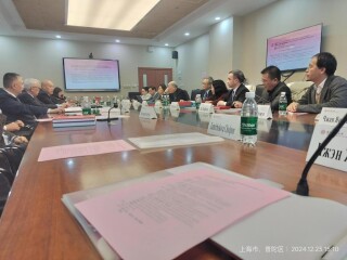 中国与哈萨克斯坦两国学者学术论文集《公正的哈萨克斯坦与中国梦：现代化发展战略的机遇和前景分析》发布会在华东师范大学哈萨克斯坦研究中心举行