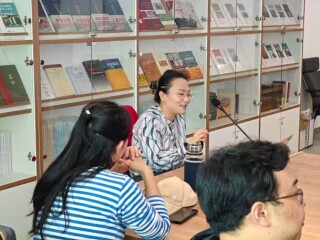 周边中心印支中心举行小组活动。特邀伦敦政治经济学院国际历史系副教授殷晴飞做题为《冷战时期中越关系研究的边疆治理视角》的专题分享