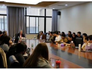 金砖国家新开发银行前副行长Paulo Nogueira Batista应邀作“地缘政治与国际货币”专题讲座